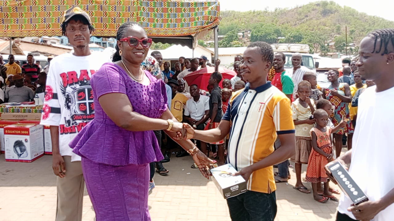 Biakoye MP, Jean-Marie Formadi Extends Her Philanthropy To Artisans At Abotoase