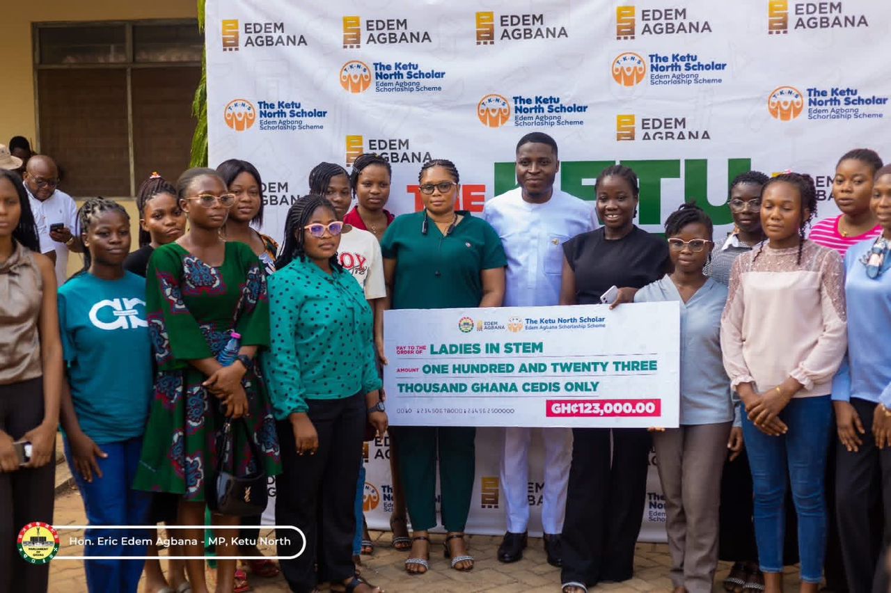 Edem Agbana Inducts 400 Students Under Ketu North Scholar Scheme